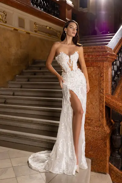 Missing image for Sample Wedding dress Merani size 16 in stock