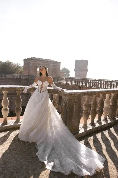 Missing image for Sample Wedding dress Lamena size 14 in stock