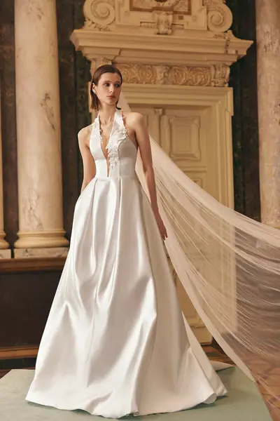 Missing image for Sample Wedding dress Torena size 6 in stock
