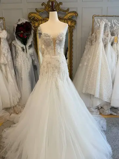 Missing image for Wedding dress Alira size 12 in stock