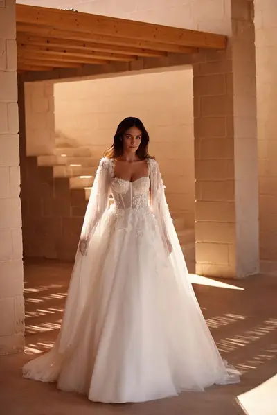Missing image for Sample Wedding dress Virna Size 6 In Stock