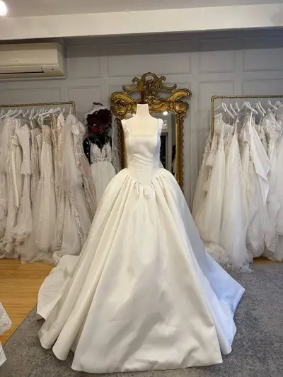 Missing image for Wedding dress Nicole