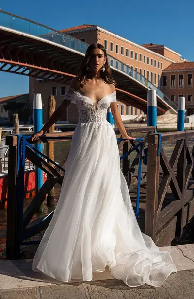 Missing image for Wedding dress 213