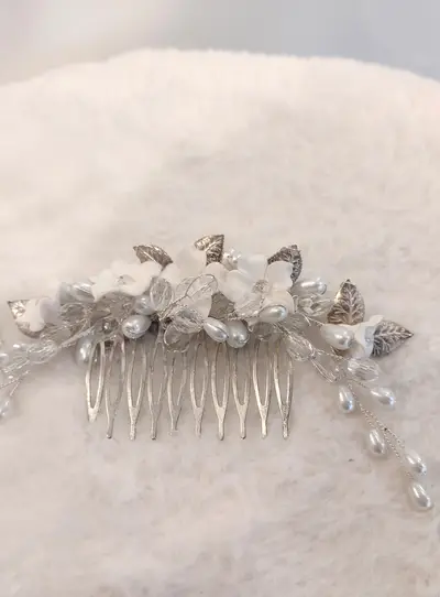 Missing image for Floral Bridal Comb B001